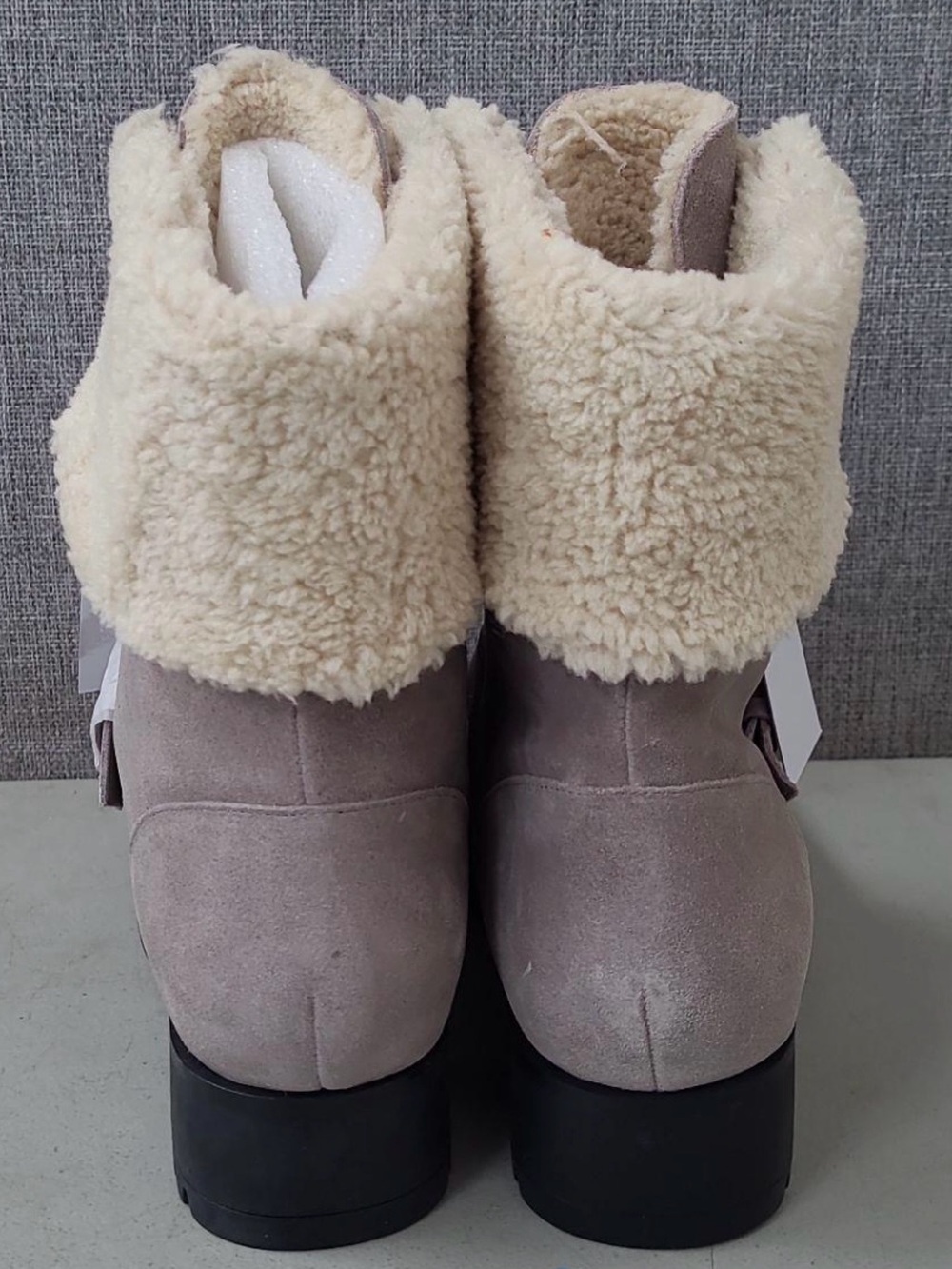 Karl Lagerfeld Paris Sherpa Combat Boots NWT Beige Lug Sole Size 7.5 - Picture 7 of 9